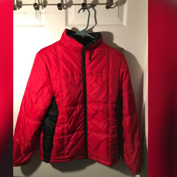 Red coat . - Picture 1 of 2